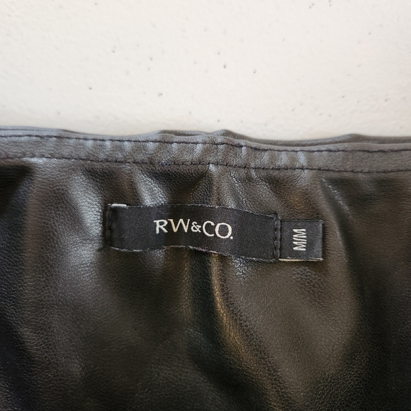 RW&CO High Waisted Rise Black Faux Leather Leggings Tights Pants Stretchy Career - Picture 7 of 12